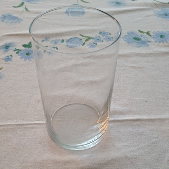 Modern glass vase - small - Picture 3 of 6